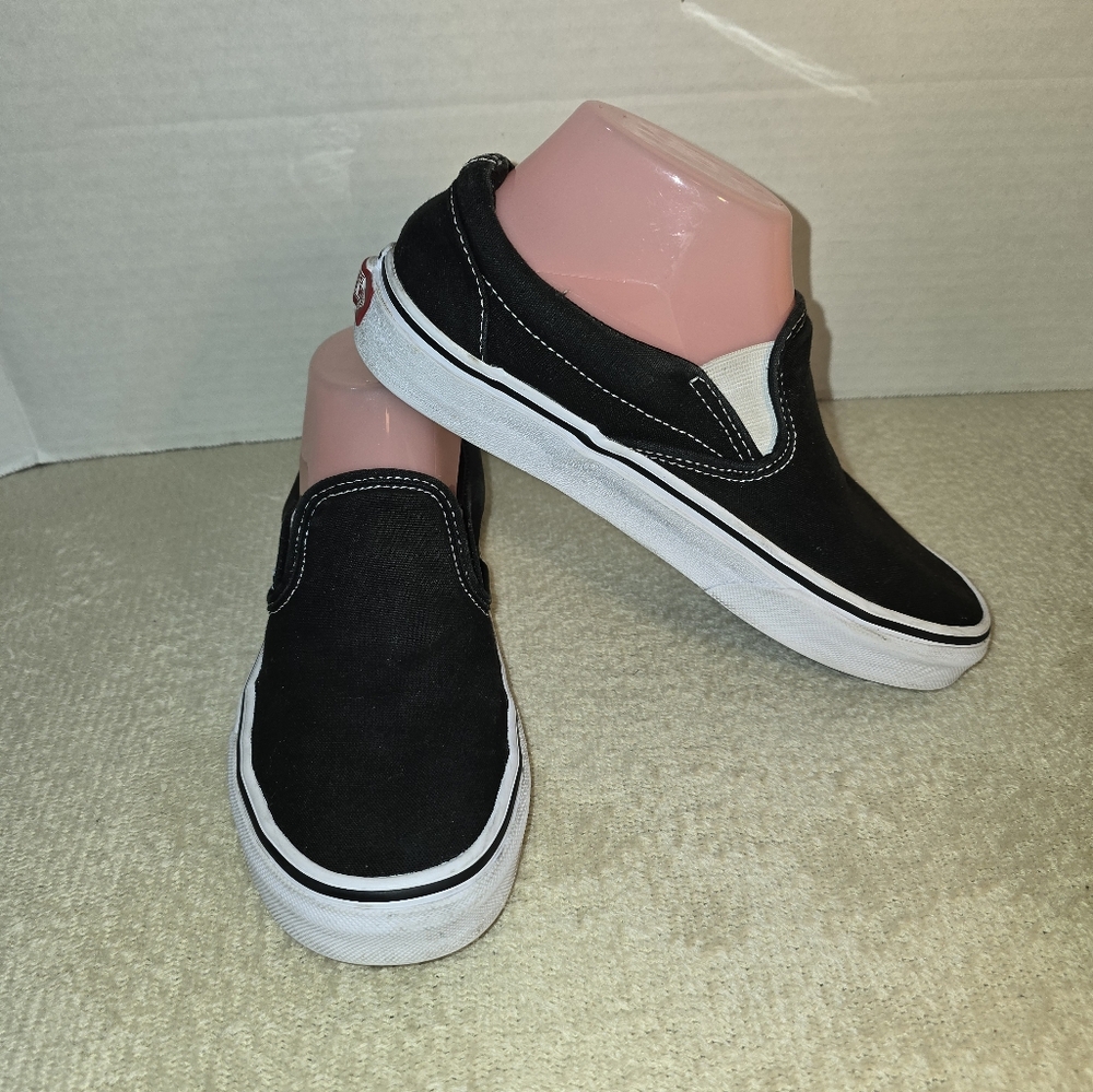 Vans Classic Black/white Slip-on Skate Shoes size 6